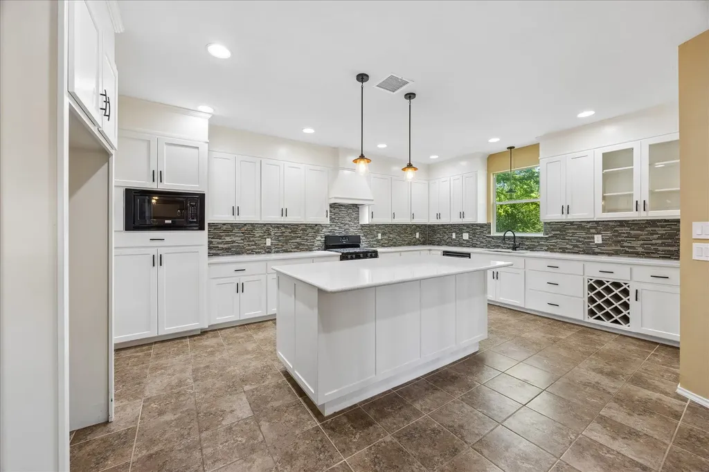338 Spring Branch Loop Kyle TX 78640