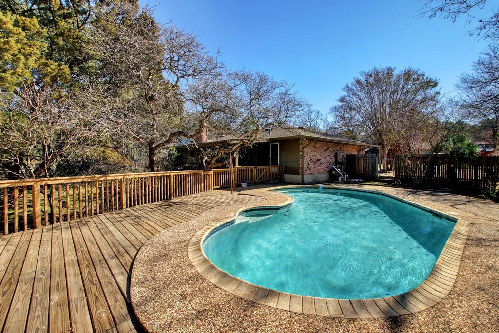 2306 Forest Bend Drive Austin TX 78704