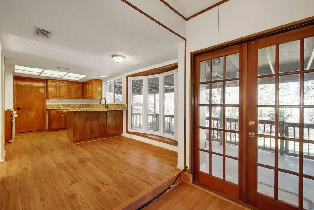 2306 Forest Bend Drive Austin TX 78704