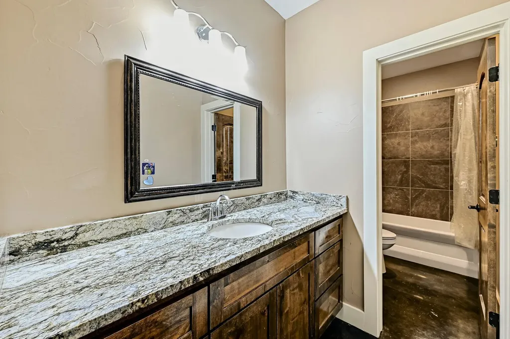 1608 County Road 204 Liberty Hill TX 78642
