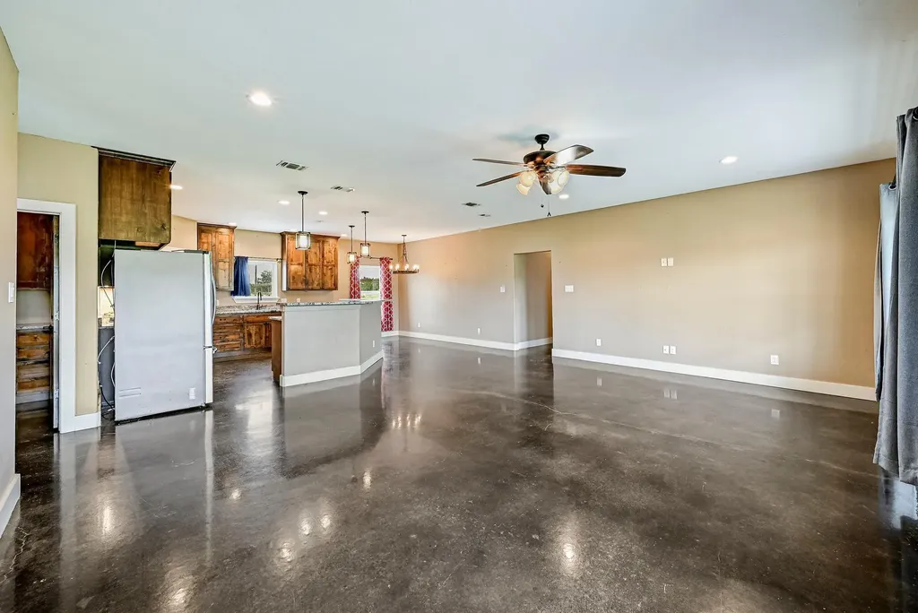 1608 County Road 204 Liberty Hill TX 78642