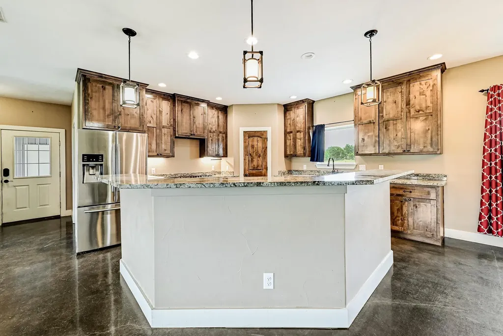 1608 County Road 204 Liberty Hill TX 78642