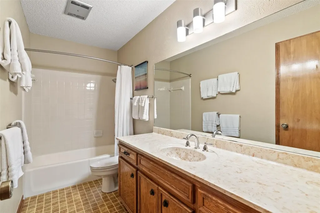 1409 Thaddeus Cove Austin TX 78746