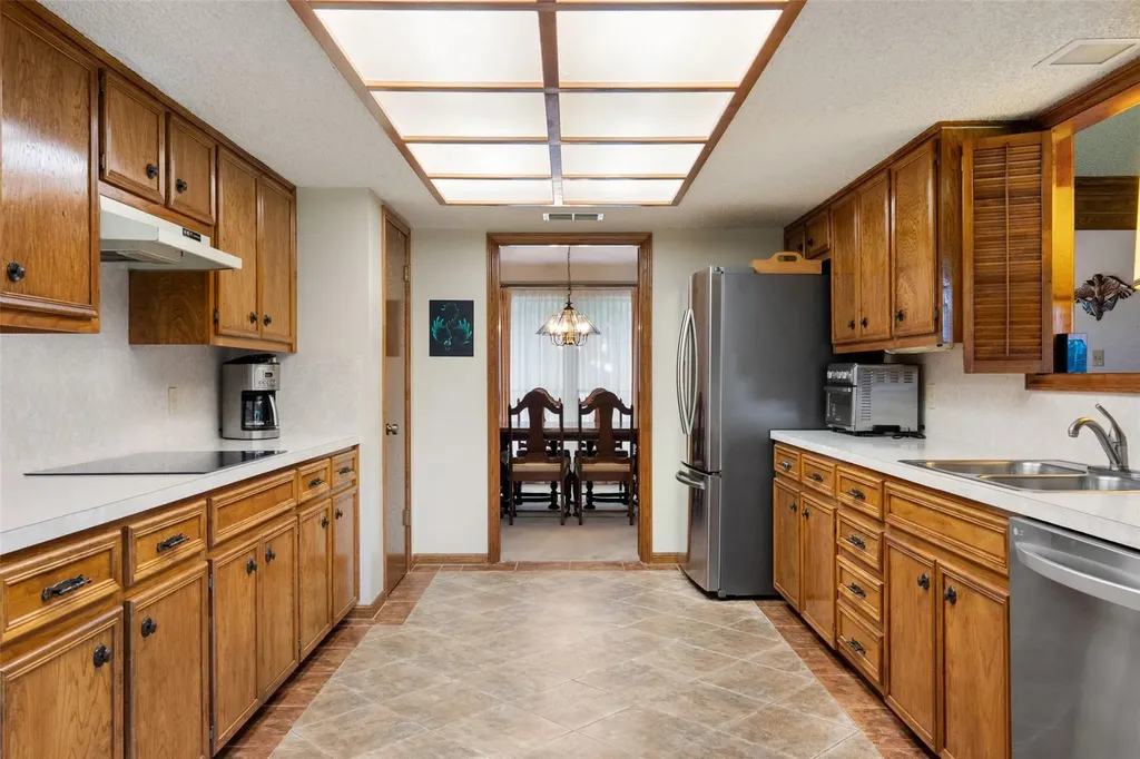 1409 Thaddeus Cove Austin TX 78746