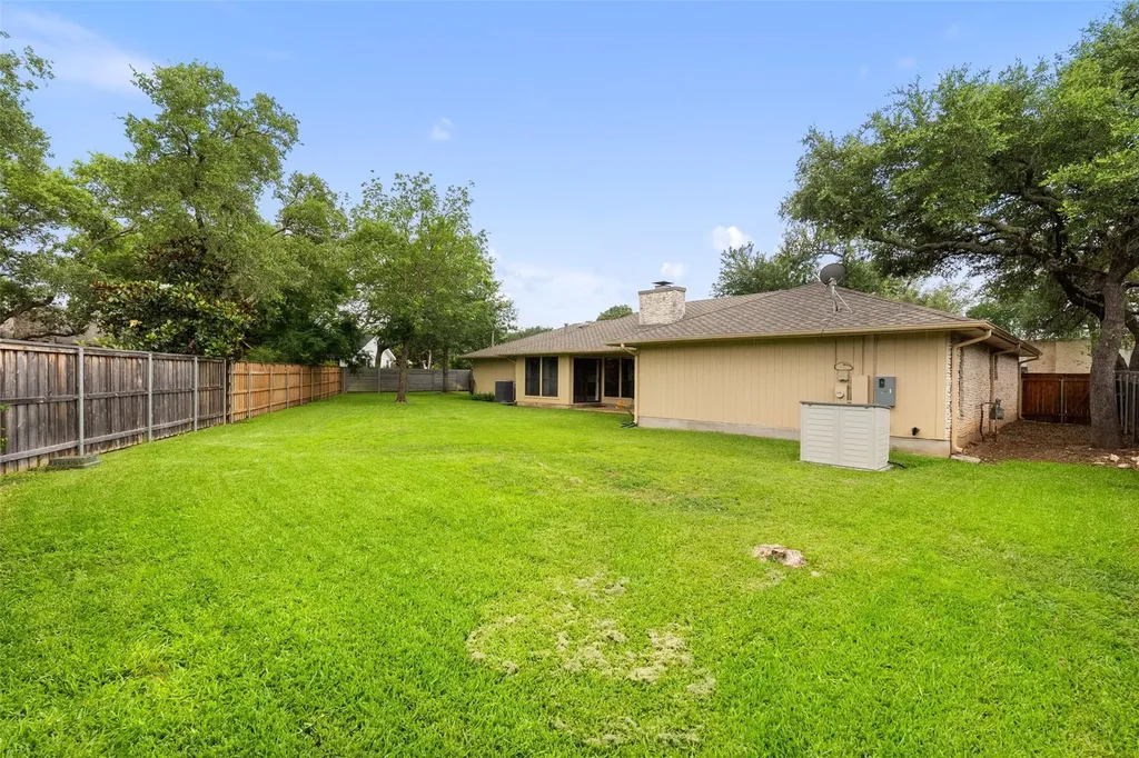 1409 Thaddeus Cove Austin TX 78746