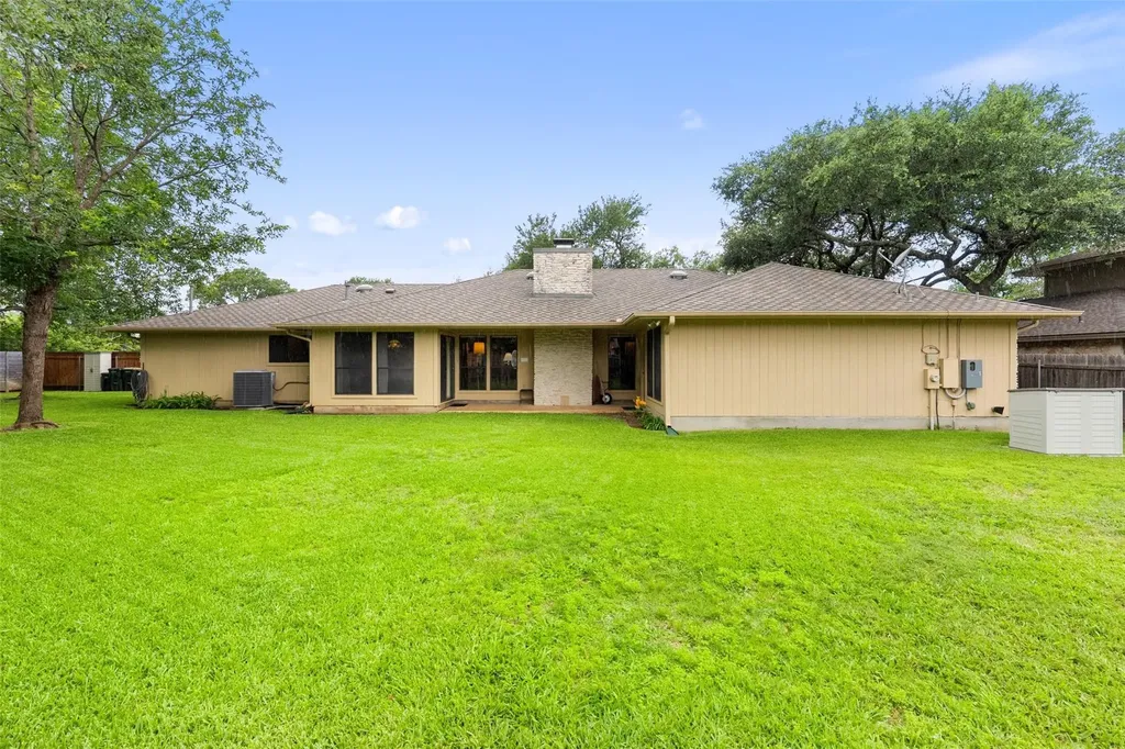 1409 Thaddeus Cove Austin TX 78746