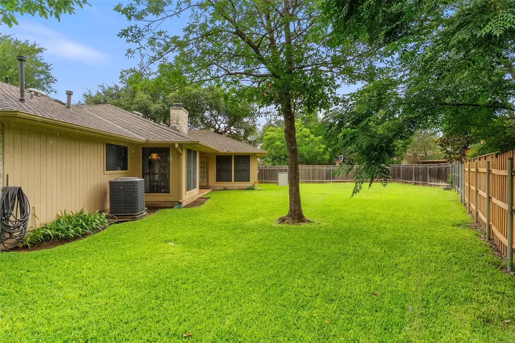 1409 Thaddeus Cove Austin TX 78746