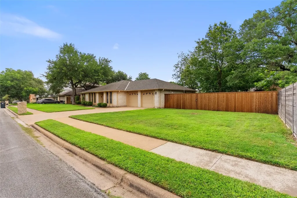 1409 Thaddeus Cove Austin TX 78746