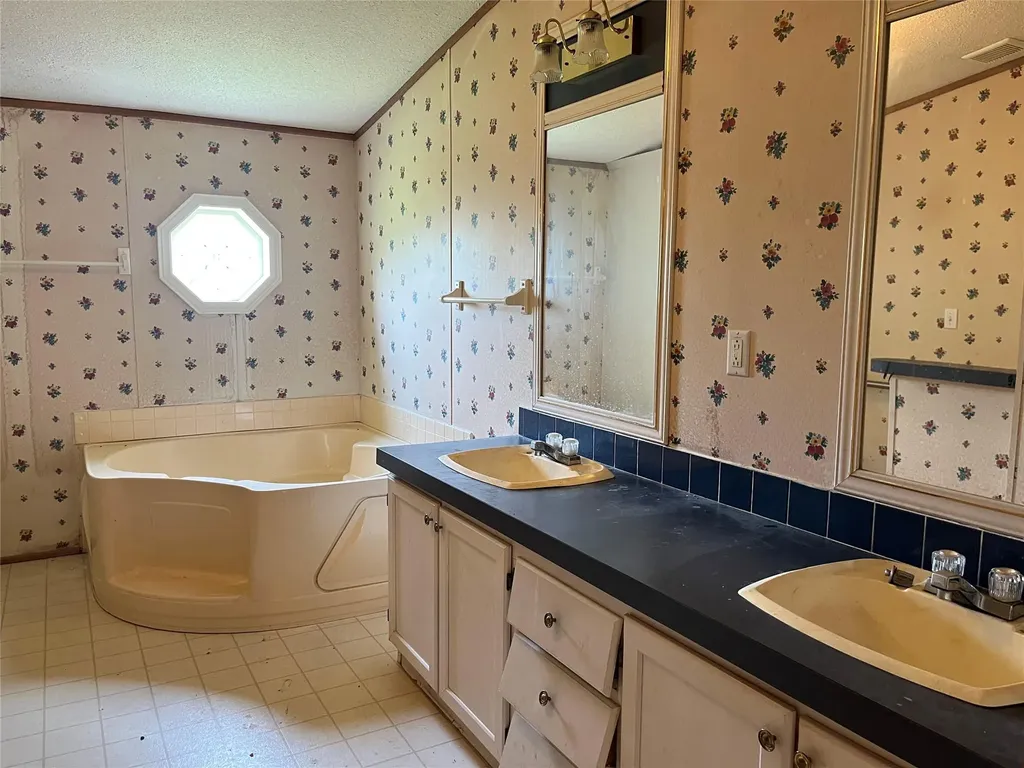 208 Quail Cove Kyle TX 78640
