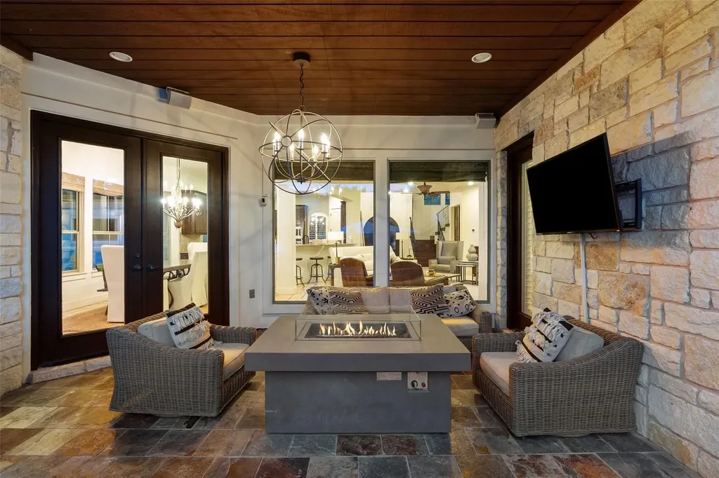 18 Hedgebrook Way The Hills TX 78738