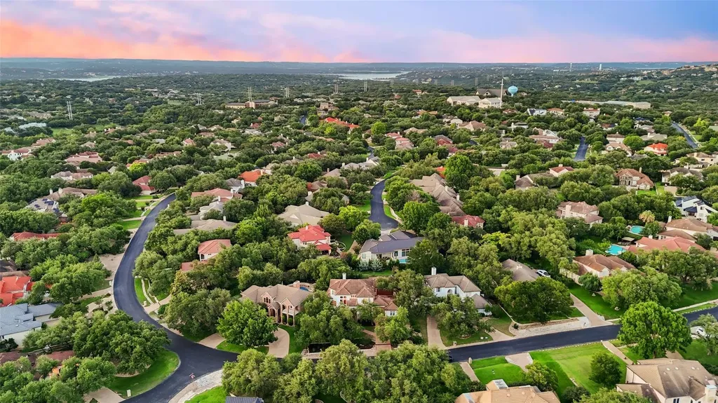 18 Hedgebrook Way The Hills TX 78738