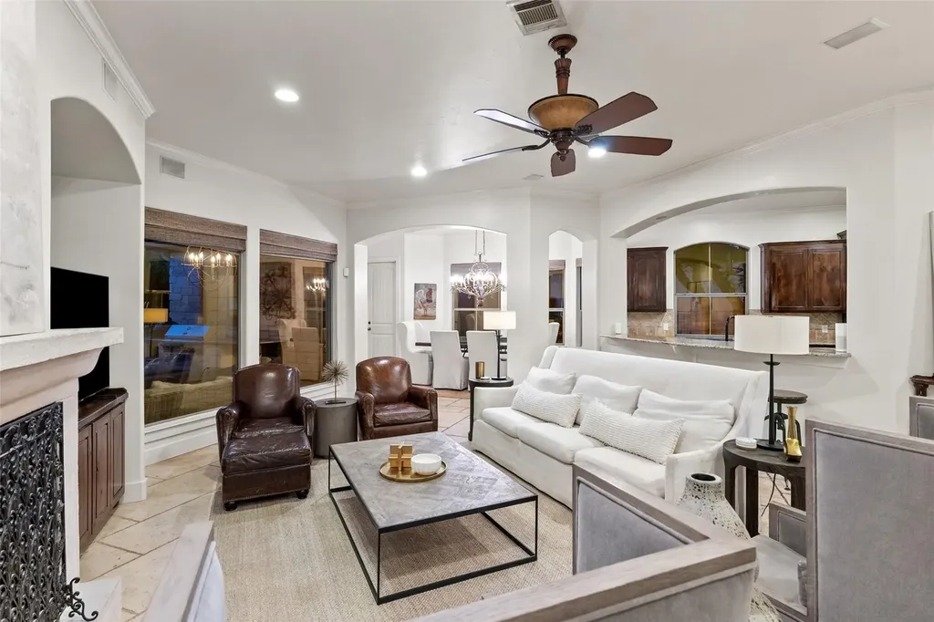 18 Hedgebrook Way The Hills TX 78738