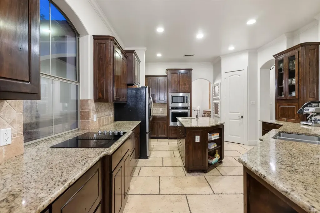 18 Hedgebrook Way The Hills TX 78738