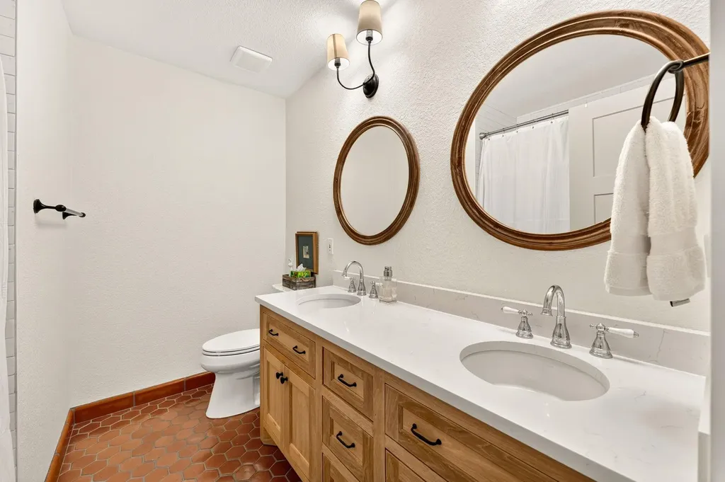 12816 Majestic Oaks Drive Austin TX 78732