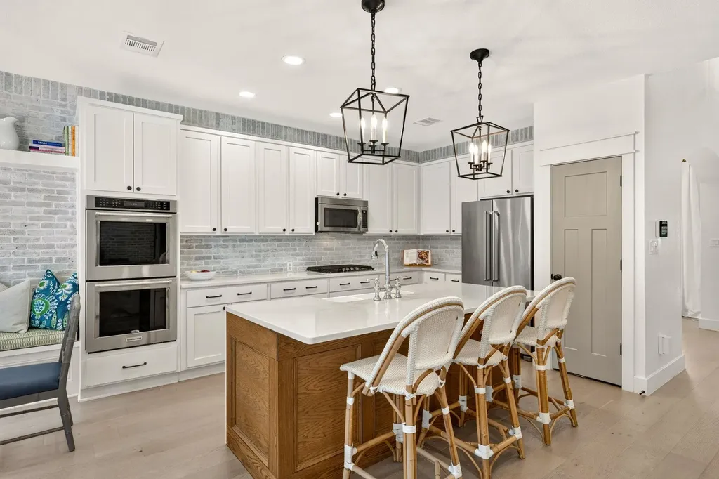 12816 Majestic Oaks Drive Austin TX 78732