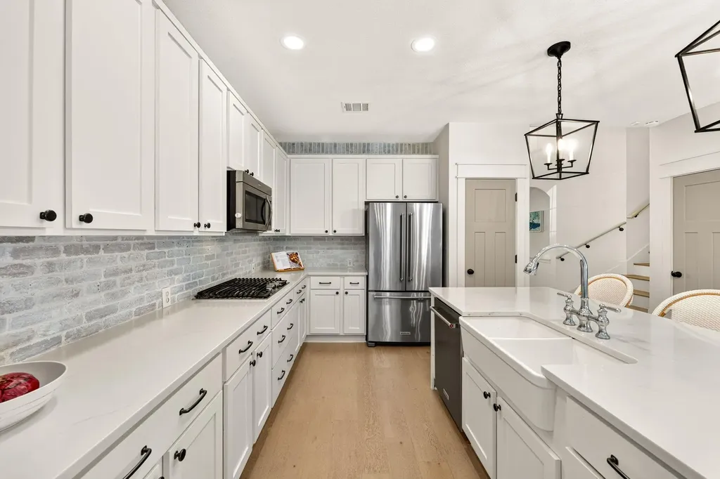12816 Majestic Oaks Drive Austin TX 78732