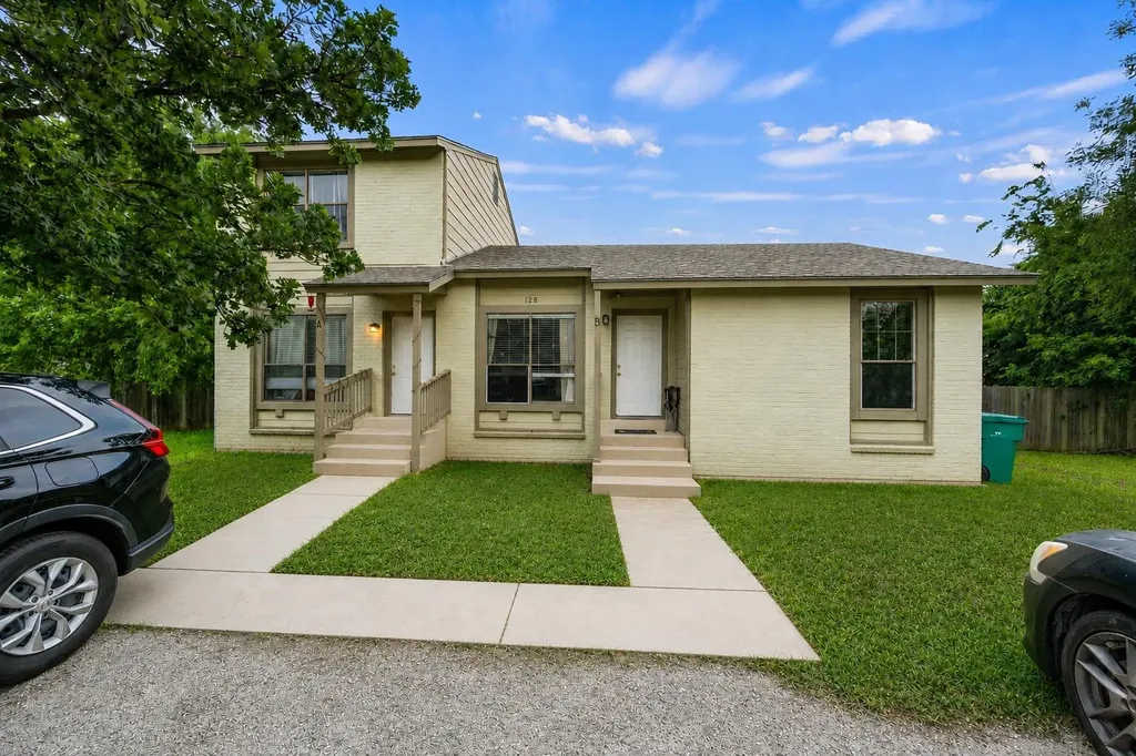 128 Hillside Drive Elgin TX 78621