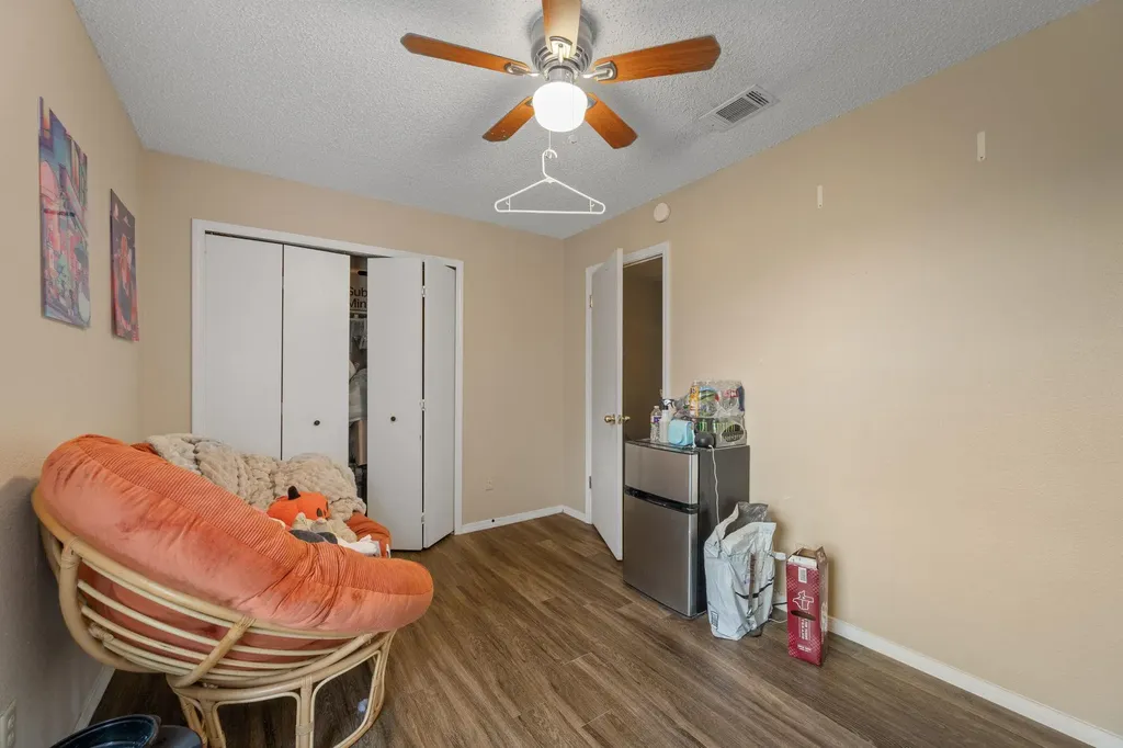128 Hillside Drive Elgin TX 78621