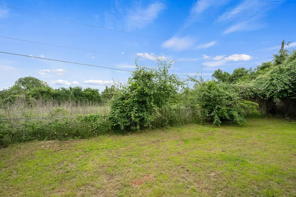 128 Hillside Drive Elgin TX 78621