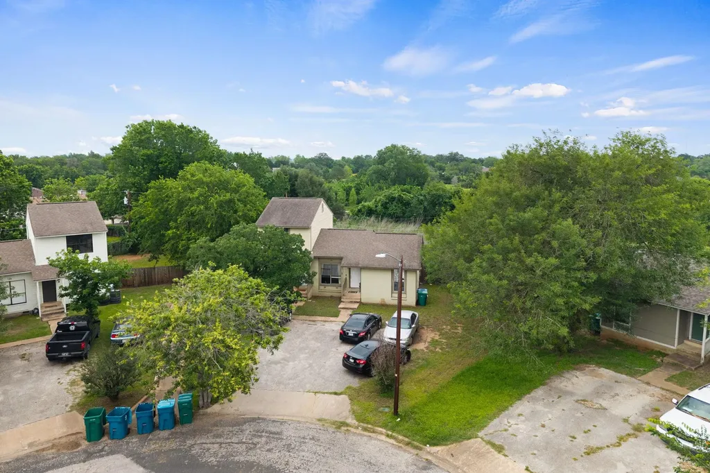 128 Hillside Drive Elgin TX 78621