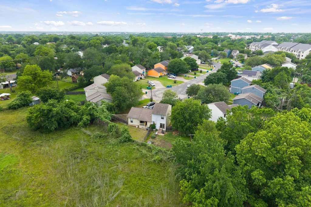 128 Hillside Drive Elgin TX 78621