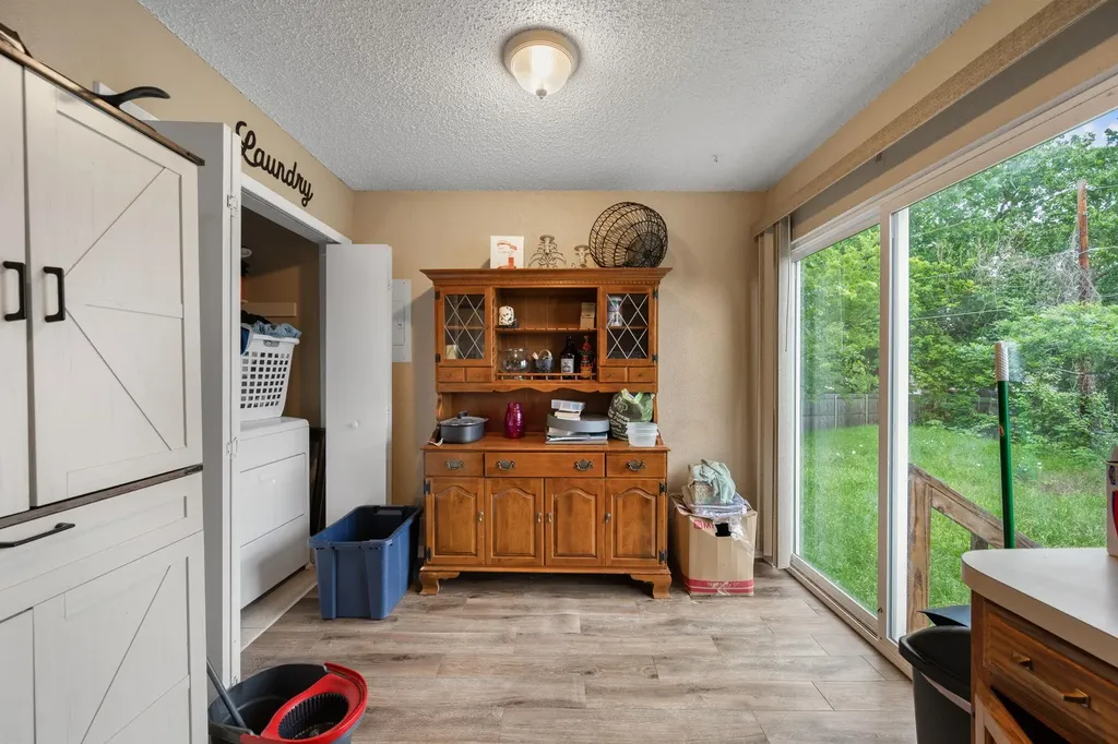 128 Hillside Drive Elgin TX 78621