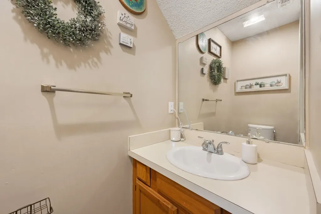 128 Hillside Drive Elgin TX 78621