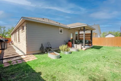 303 W Browning Street Manor TX 78653