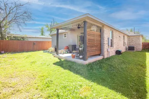 303 W Browning Street Manor TX 78653