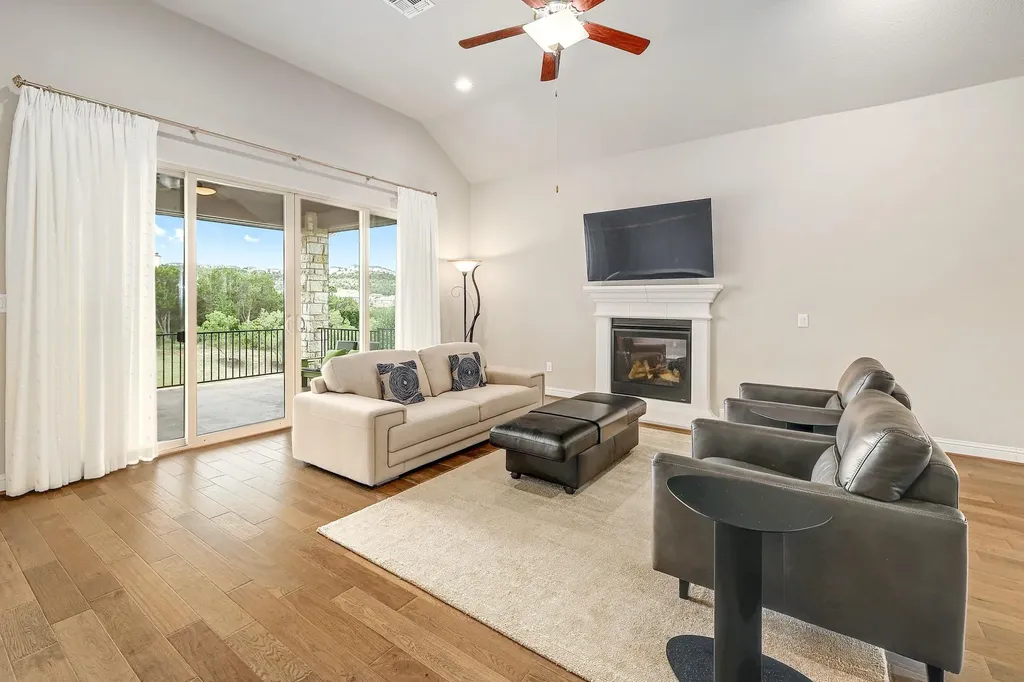 512 Summer Wilson Cove Austin TX 78738