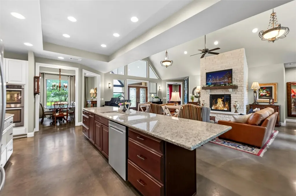 1508 Successor Road Spicewood TX 78669