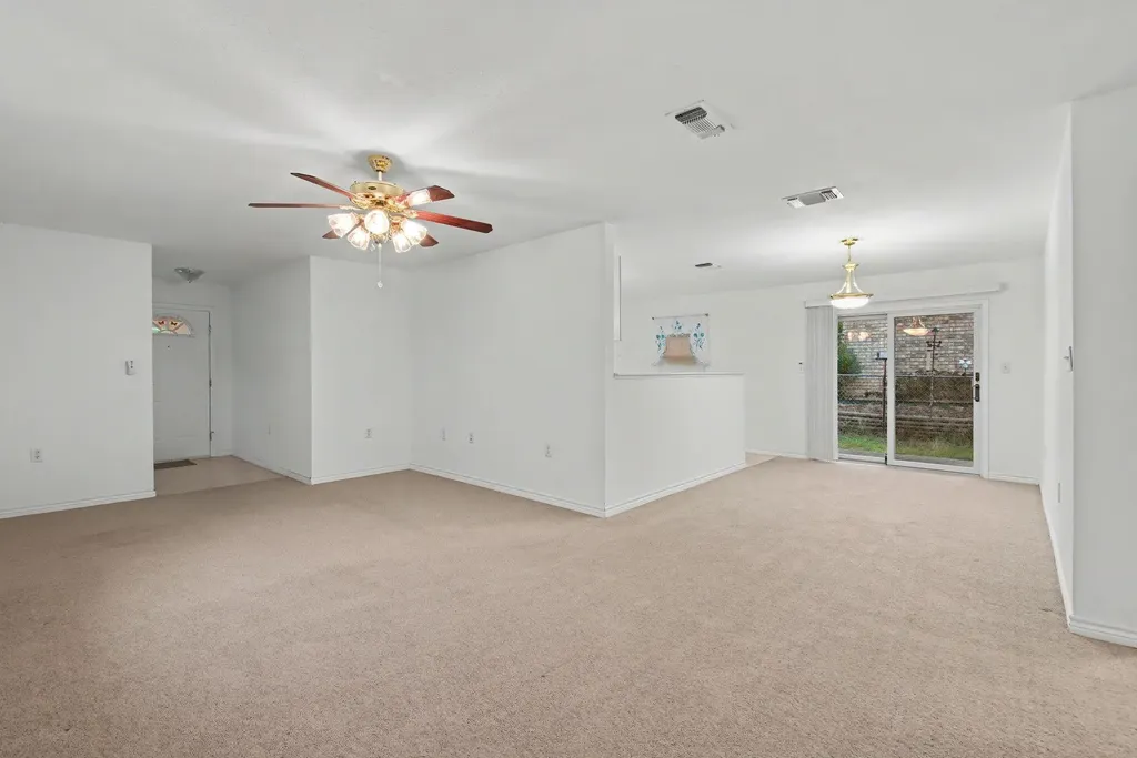 1720 Greenwood Lane Kingsland TX 78639