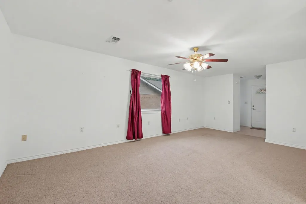 1720 Greenwood Lane Kingsland TX 78639