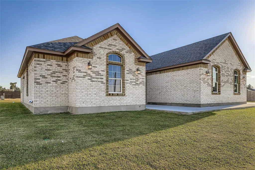 222 Arosa Drive Elgin TX 78621