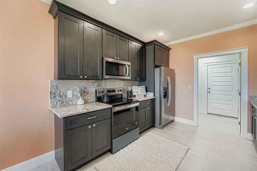 222 Arosa Drive Elgin TX 78621