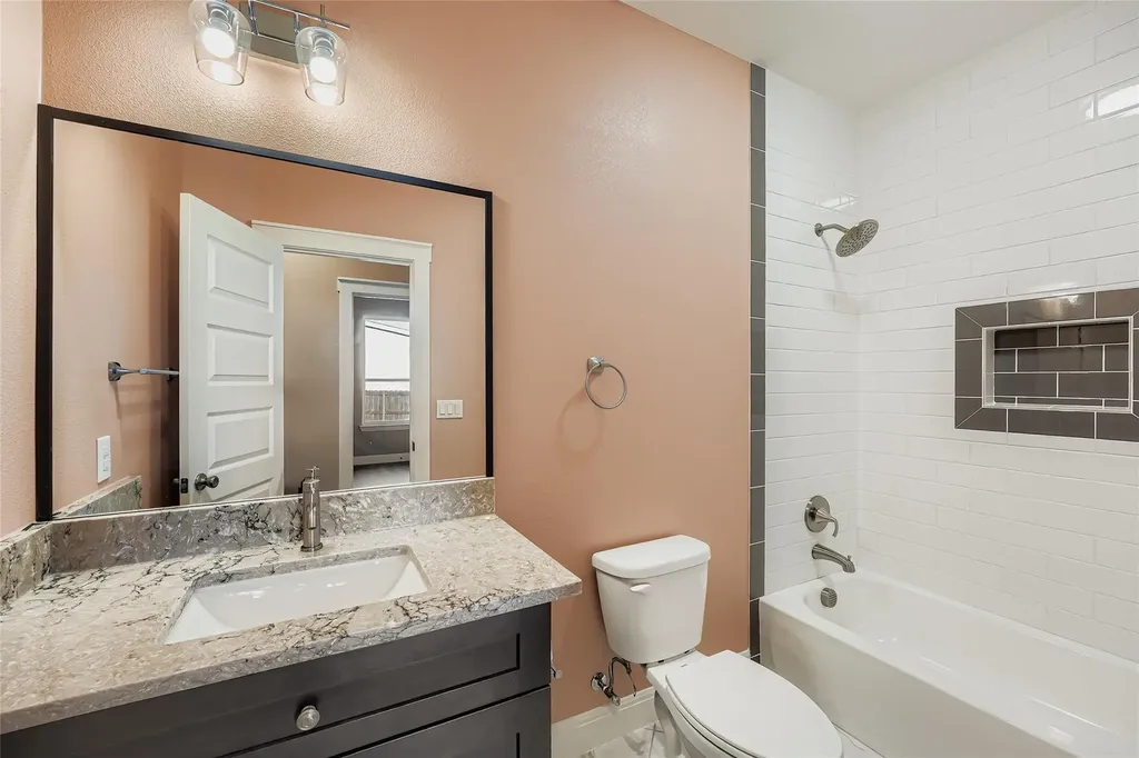 222 Arosa Drive Elgin TX 78621