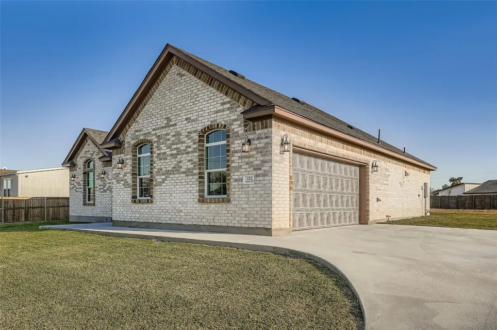 222 Arosa Drive Elgin TX 78621