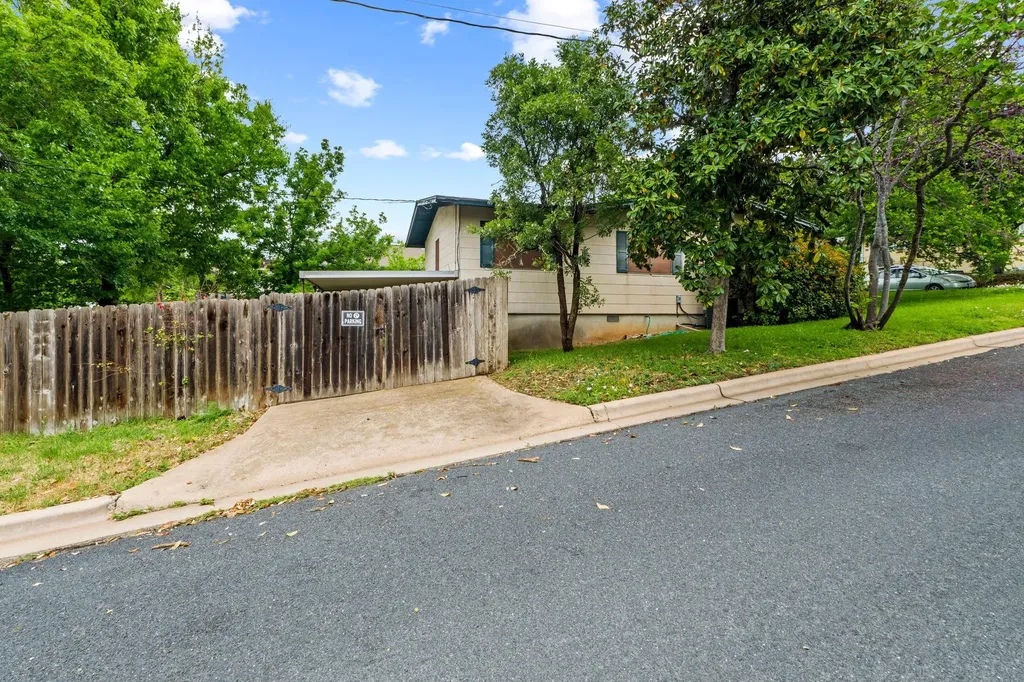 2506 Rae Dell Avenue Austin TX 78704