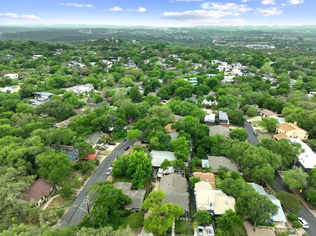 2506 Rae Dell Avenue Austin TX 78704