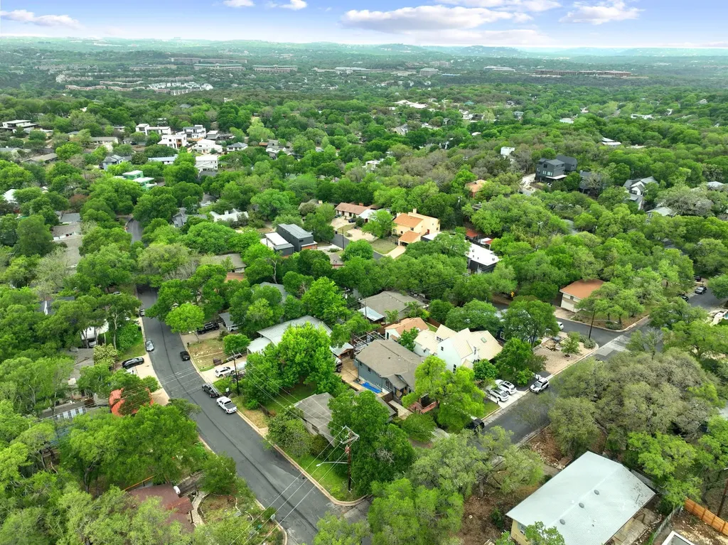 2506 Rae Dell Avenue Austin TX 78704