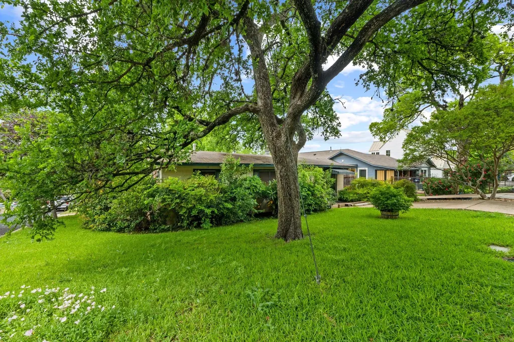 2506 Rae Dell Avenue Austin TX 78704