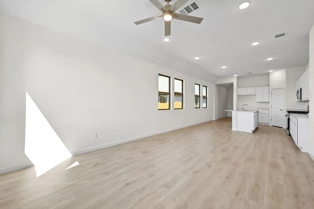 270 Bendecido Loop Elgin TX 78621