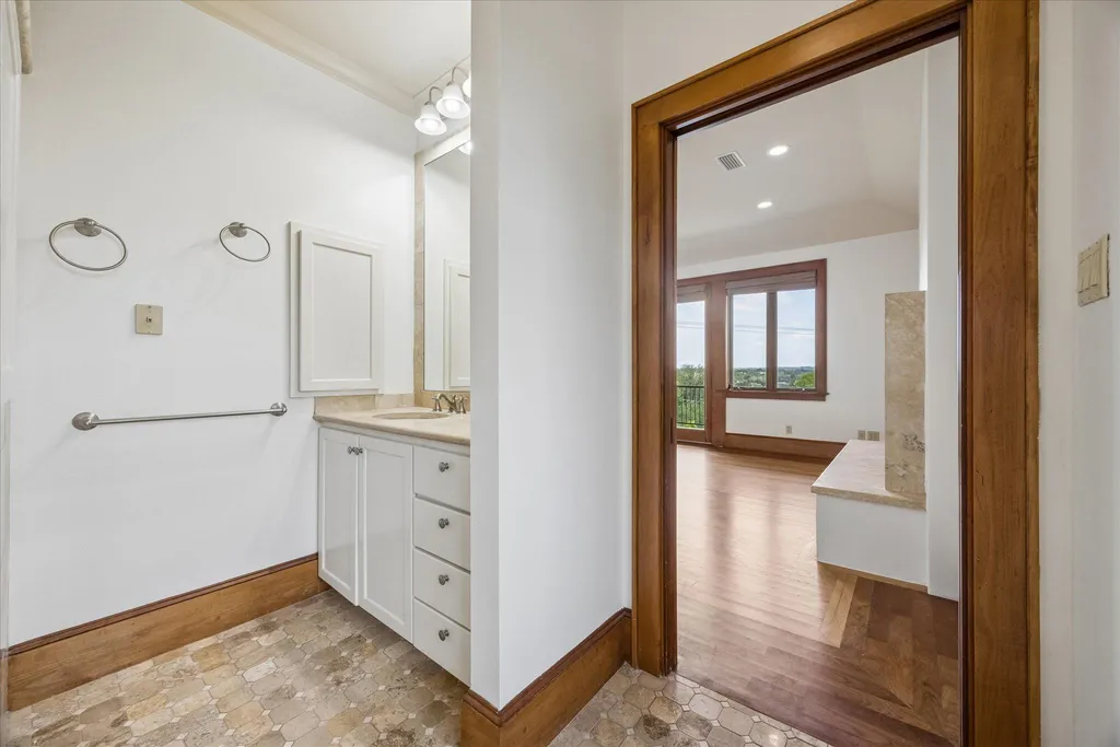 2501 Stratford Drive Austin TX 78746