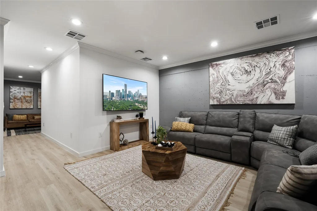 2214 Garden Street Austin TX 78702