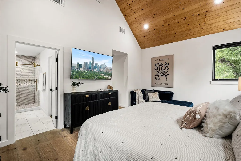 2214 Garden Street Austin TX 78702