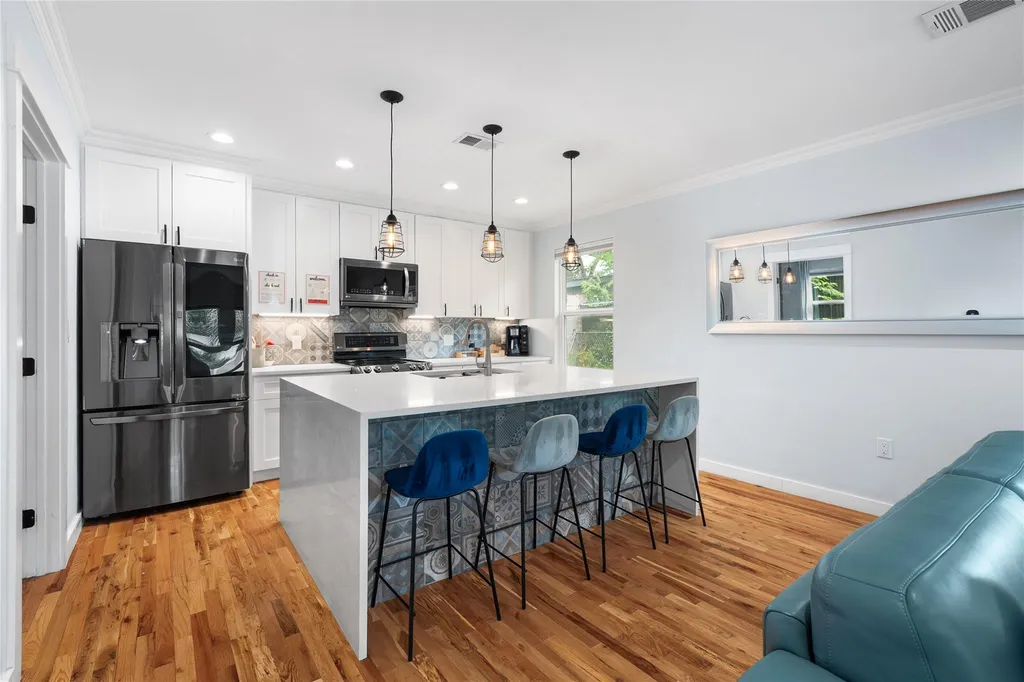 2214 Garden Street Austin TX 78702