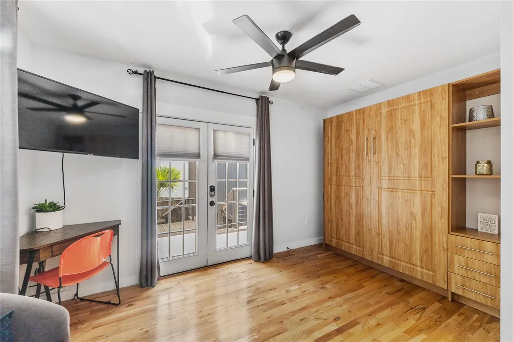 2214 Garden Street Austin TX 78702