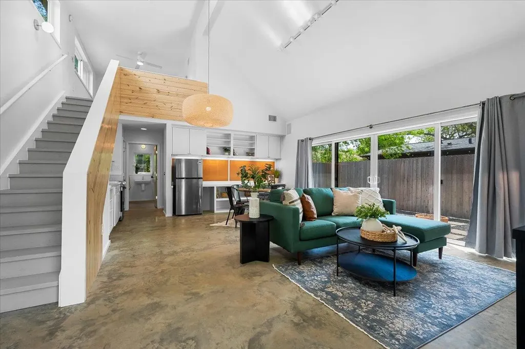 1808 Forest Hill Drive Austin TX 78745