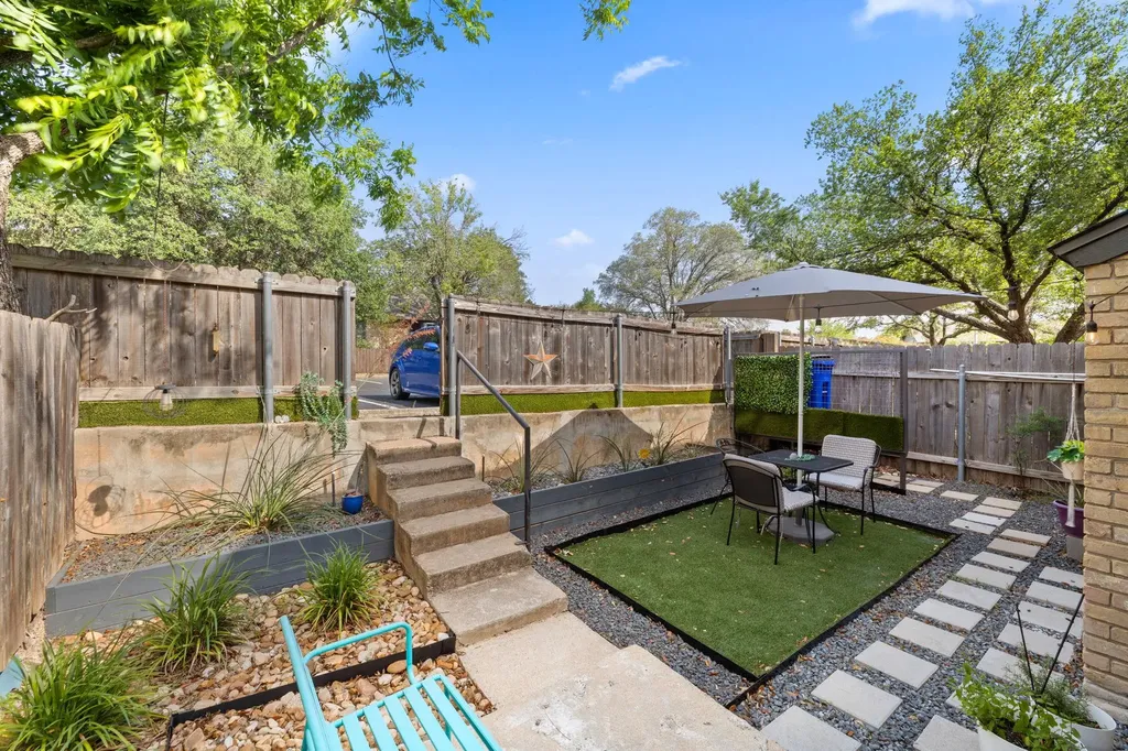1015 E Yager Lane Austin TX 78753