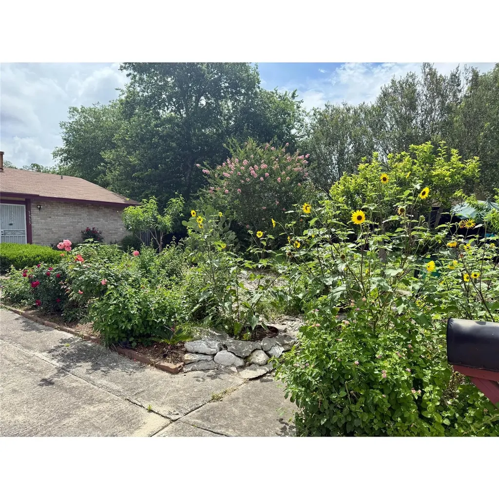5935 Lake Champlain Street San Antonio TX 78233